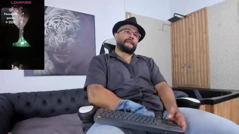 Snapshot of luke__09 chatting on 16, 2, 2025 LUKE online show from 16, 2, 2025