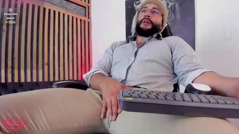 Snapshot of luke__09 chatting on 5, 3, 2025 LUKE online show from 5, 3, 2025