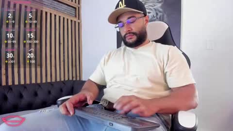 Snapshot of luke__09 chatting on 6, 3, 2025 LUKE online show from 6, 3, 2025