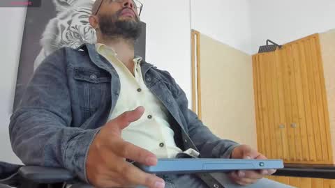 Snapshot of luke__09 chatting on 1, 10, 2025 LUKE online show from 1, 10, 2025