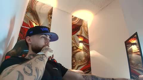 Snapshot of luke_davis01 chatting on 14, 3, 2026 LUKE online show from 14, 3, 2026