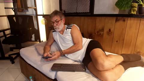 Snapshot of lukecrews chatting on 5, 3, 2025 Luke Crews online show from 5, 3, 2025