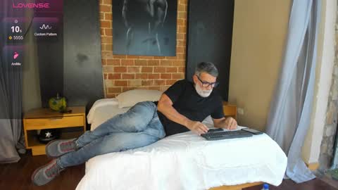 Snapshot of lukecrews chatting on 28, 9, 2025 Luke Crews online show from 28, 9, 2025