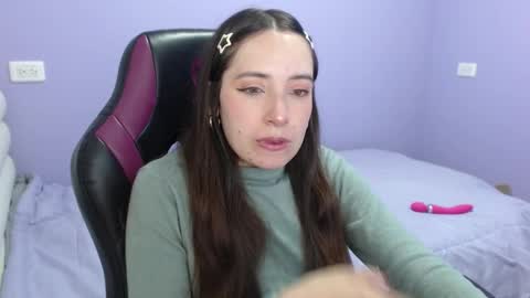 Snapshot of lula_05 chatting on 15, 11, 2025 Vicky online show from 15, 11, 2025