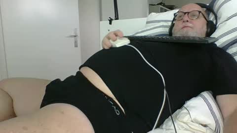 Snapshot of luley58 chatting on 26, 2, 2025 luley58 online show from 26, 2, 2025