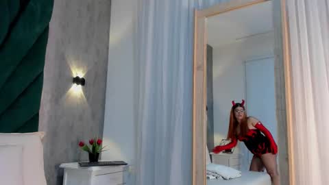 Snapshot of lulijones chatting on 31, 10, 2025 Luli Jones online show from 31, 10, 2025