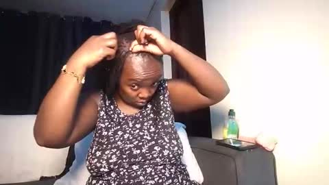 Snapshot of lulu_sparks1 chatting on 23, 12, 2025 lulu_sparks1 online show from 23, 12, 2025