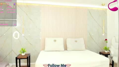 Snapshot of luminous__queen chatting on 9, 2, 2025 luminous__queen online show from 9, 2, 2025