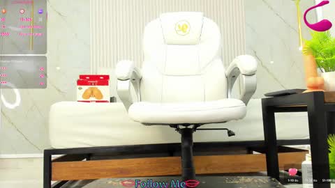 Snapshot of luminous__queen chatting on 12, 2, 2025 luminous__queen online show from 12, 2, 2025