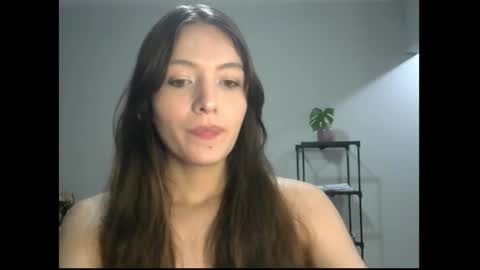 Snapshot of luna__art chatting on 28, 10, 2025 luna__art online show from 28, 10, 2025