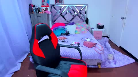 luna_analya online show from 3, 12, 2025