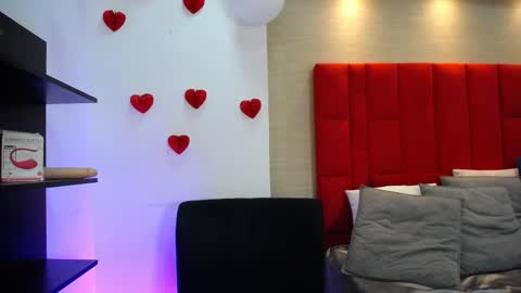 Luna And Titan  online show from 2, 3, 2026