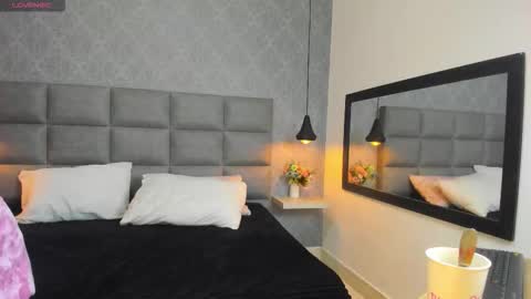 Snapshot of luna_bella3 chatting on 19, 11, 2025 Luna online show from 19, 11, 2025