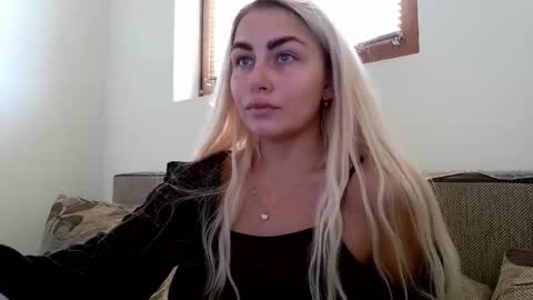 luna_blazer online show from 4, 10, 2025