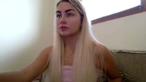 luna_blazer online show from 15, 10, 2025