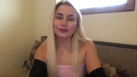 luna_blazer online show from 10, 11, 2025