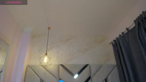  Luna  online show from 9, 3, 2026