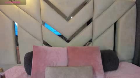  Luna  online show from 24, 3, 2026