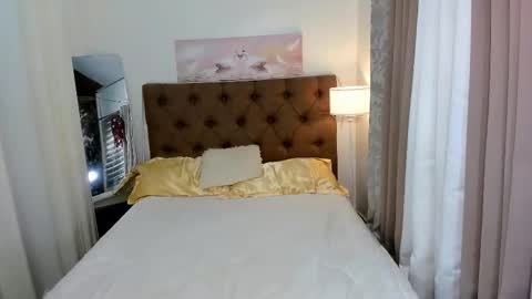 luna_harper13 online show from 9, 9, 2025