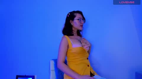 luna_hazard online show from 1, 1, 2025