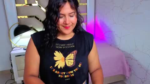 Luna  Jonez  online show from 6, 11, 2025