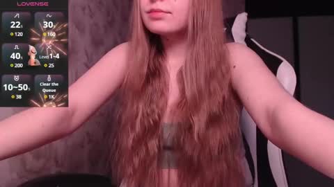 Snapshot of luna_loveisgood chatting on 1, 2, 2025 Luna online show from 1, 2, 2025