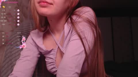 Snapshot of luna_loveisgood chatting on 8, 10, 2025 Luna online show from 8, 10, 2025