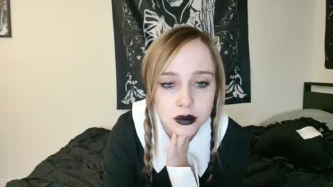 Snapshot of luna_lovelyy chatting on 30, 10, 2025 Luna online show from 30, 10, 2025