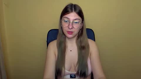 Snapshot of luna_lush_ chatting on 3, 11, 2025 Luna online show from 3, 11, 2025