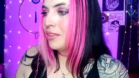 MISS LUNA  online show from 4, 2, 2025