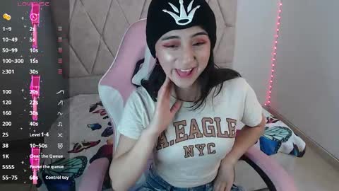 luna_roussee online show from 1, 3, 2025