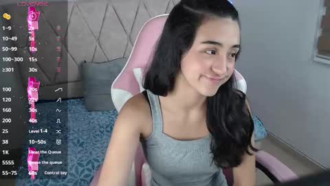 luna_roussee online show from 9, 3, 2025