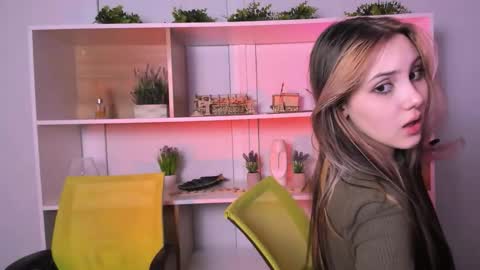 Snapshot of luna_tin chatting on 23, 10, 2025 Luna online show from 23, 10, 2025