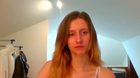 L U N A  online show from 25, 2, 2025