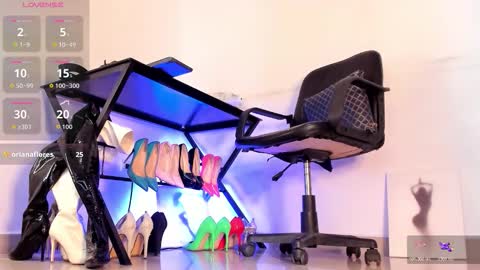  Luna Velez   online show from 11, 11, 2025