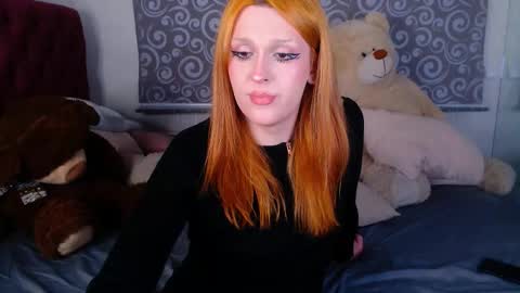 Snapshot of lunabl1ss chatting on 21, 2, 2026 Luna give me a thumbs up please online show from 21, 2, 2026