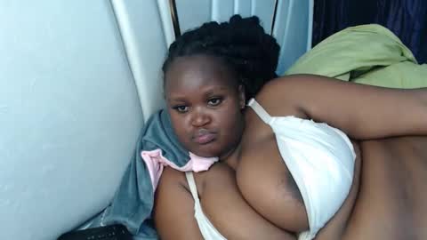 lunabloom01 online show from 20, 10, 2025