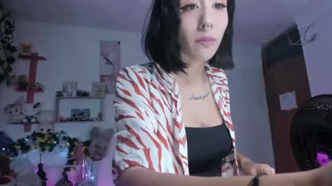 lunacristal_moon online show from 7, 12, 2024