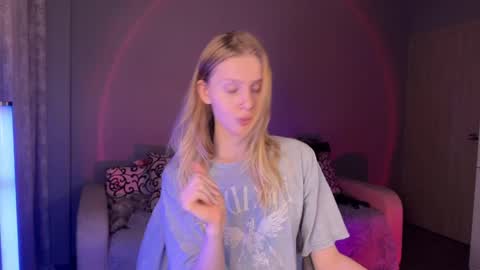Snapshot of lunacyy chatting on 8, 9, 2025 Britney online show from 8, 9, 2025
