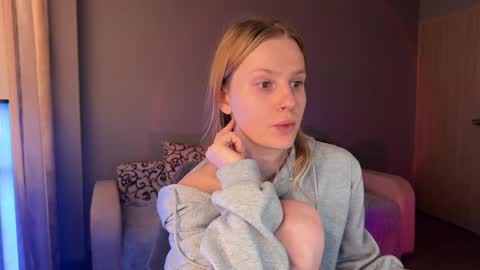 Snapshot of lunacyy chatting on 16, 9, 2025 Britney online show from 16, 9, 2025
