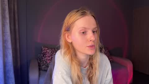 Snapshot of lunacyy chatting on 17, 9, 2025 Britney online show from 17, 9, 2025