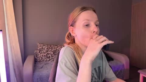 Snapshot of lunacyy chatting on 27, 9, 2025 Britney online show from 27, 9, 2025