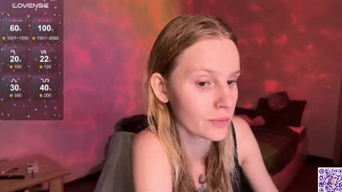 Snapshot of lunacyy chatting on 27, 9, 2025 Britney online show from 27, 9, 2025
