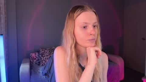 Snapshot of lunacyy chatting on 1, 10, 2025 Britney online show from 1, 10, 2025