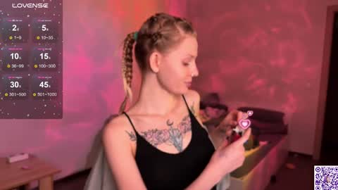 Snapshot of lunacyy chatting on 3, 10, 2025 Britney online show from 3, 10, 2025