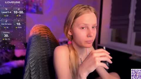 Snapshot of lunacyy chatting on 7, 11, 2025 Britney online show from 7, 11, 2025