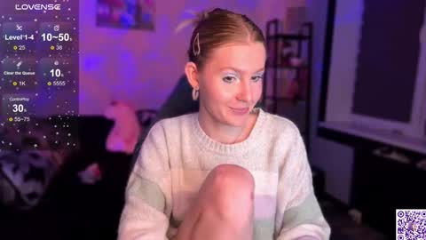 Snapshot of lunacyy chatting on 13, 11, 2025 Britney online show from 13, 11, 2025