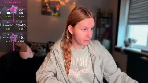 Snapshot of lunacyy chatting on 16, 12, 2025 Britney online show from 16, 12, 2025