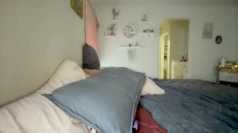 Luna Daddys Girl online show from 16, 3, 2026