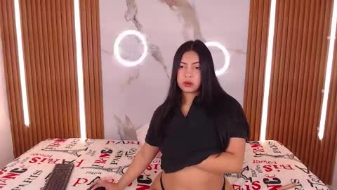 Snapshot of lunagomez25_ chatting on 28, 10, 2025 Luna online show from 28, 10, 2025